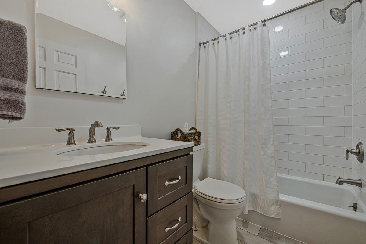 HAMPTON GARDENS - Residential