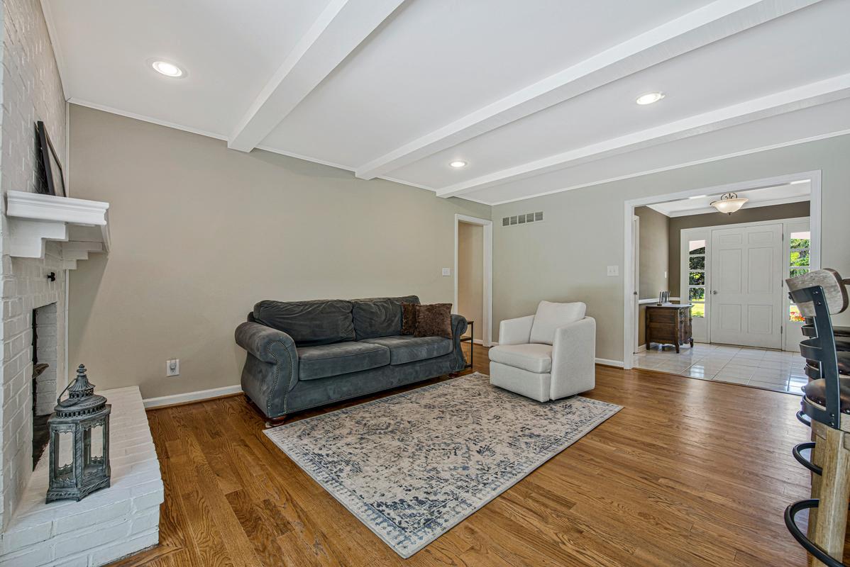 HAMPTON GARDENS - Residential