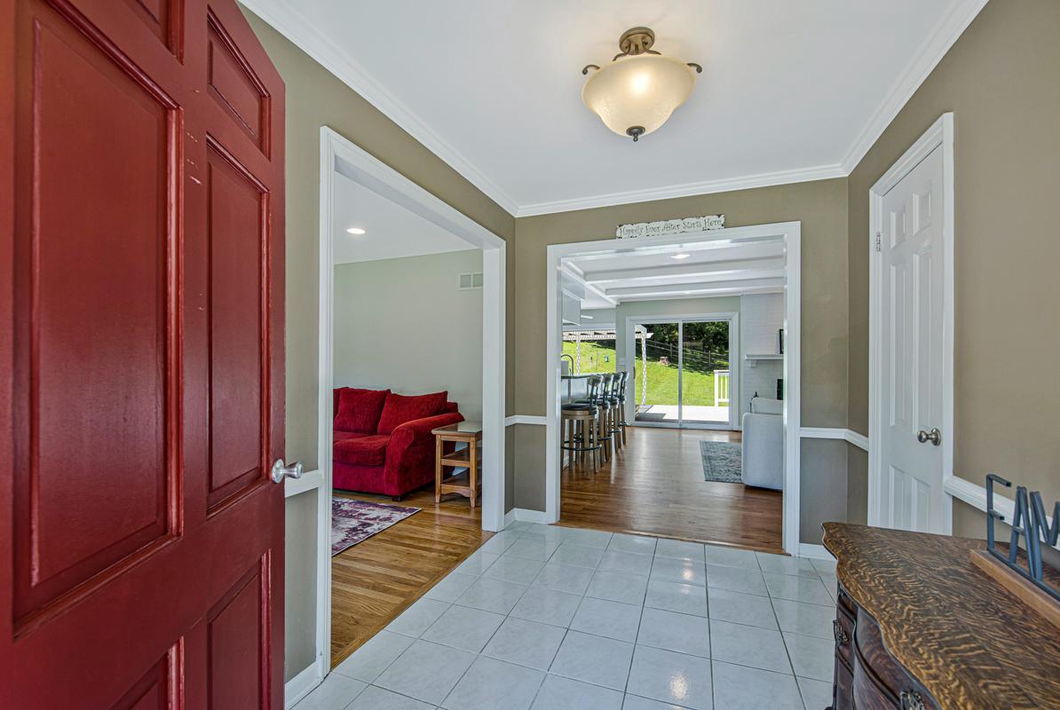 HAMPTON GARDENS - Residential