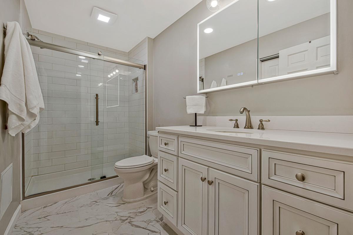 HAMPTON GARDENS - Residential