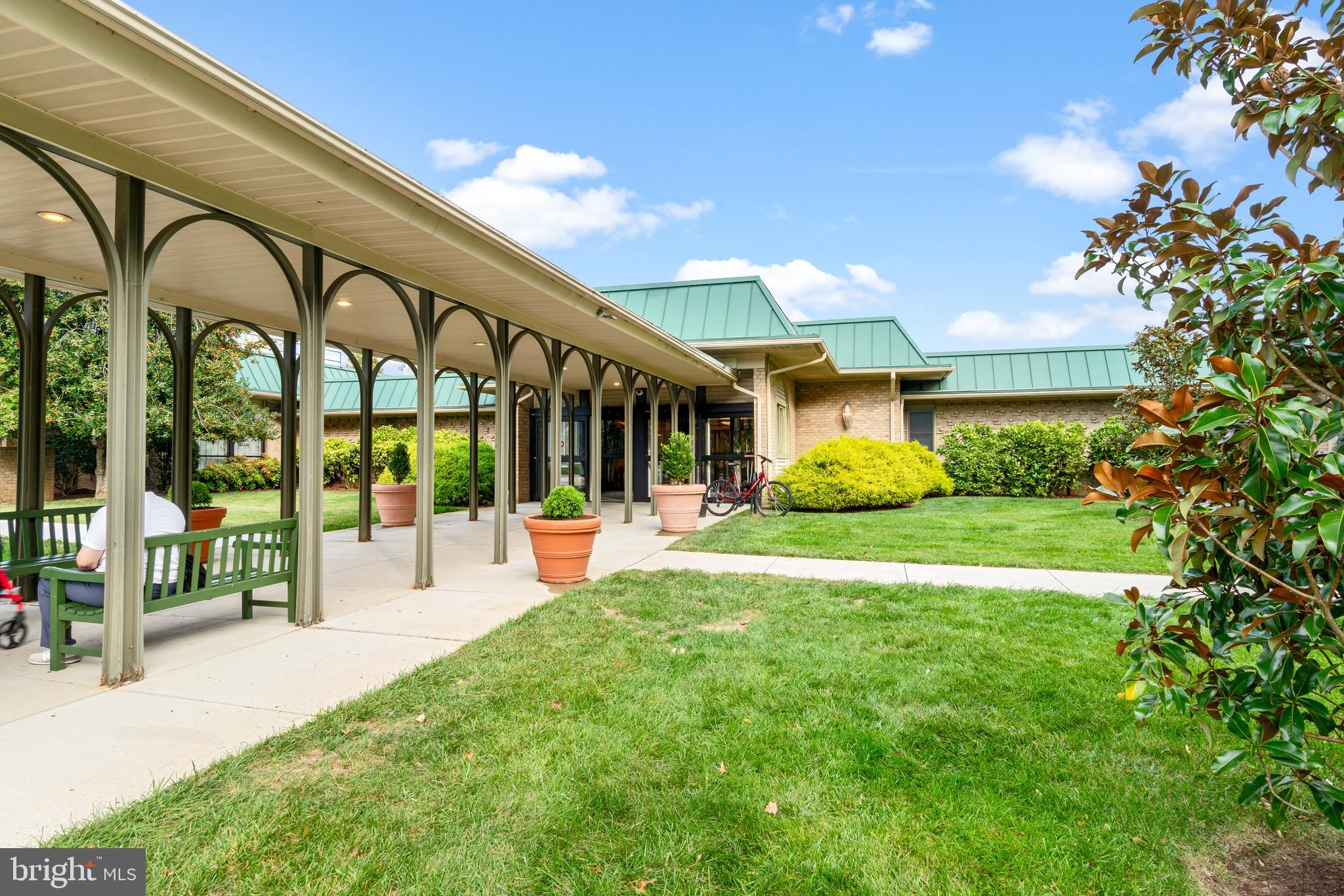 LEISURE WORLD - Residential