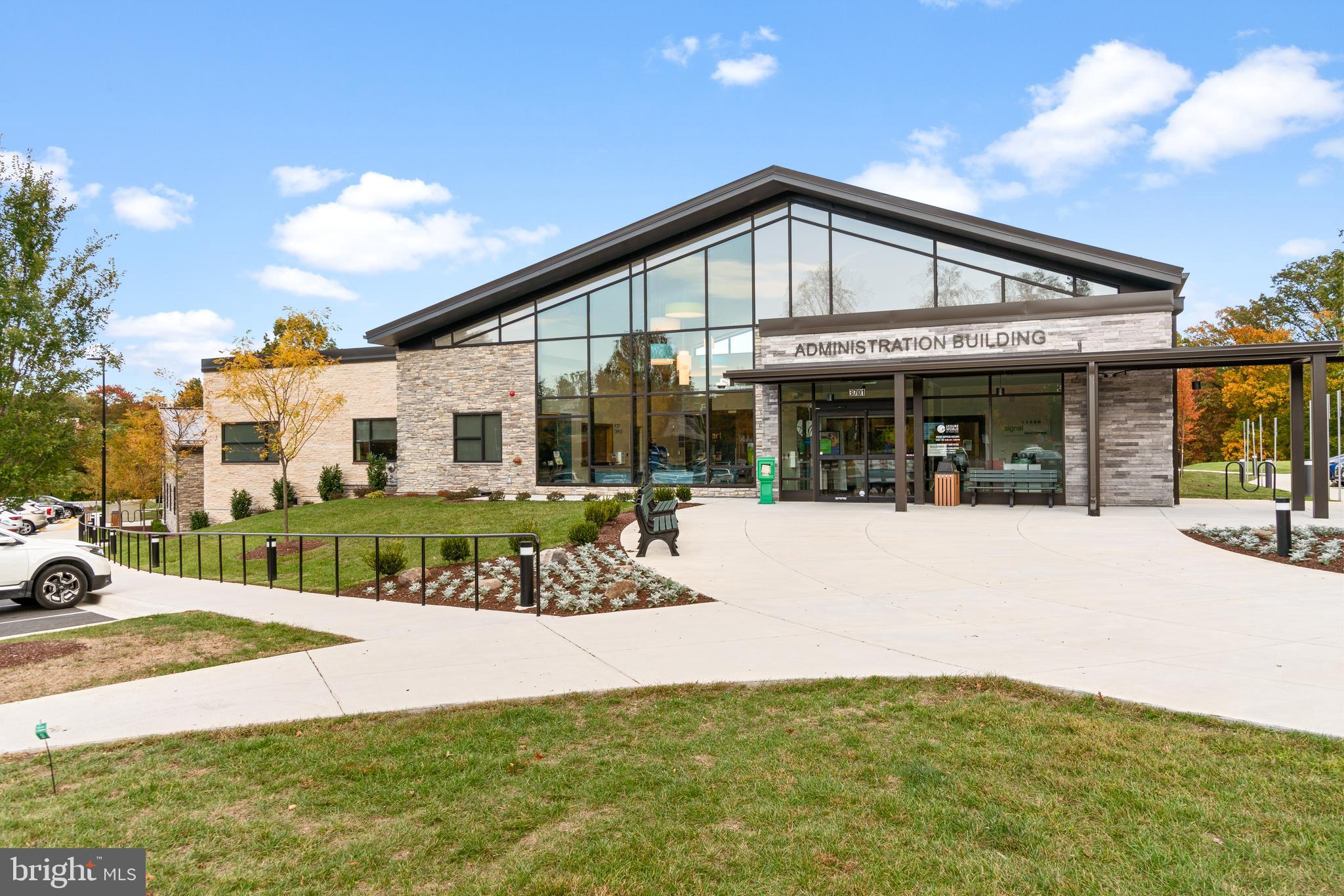 LEISURE WORLD - Residential