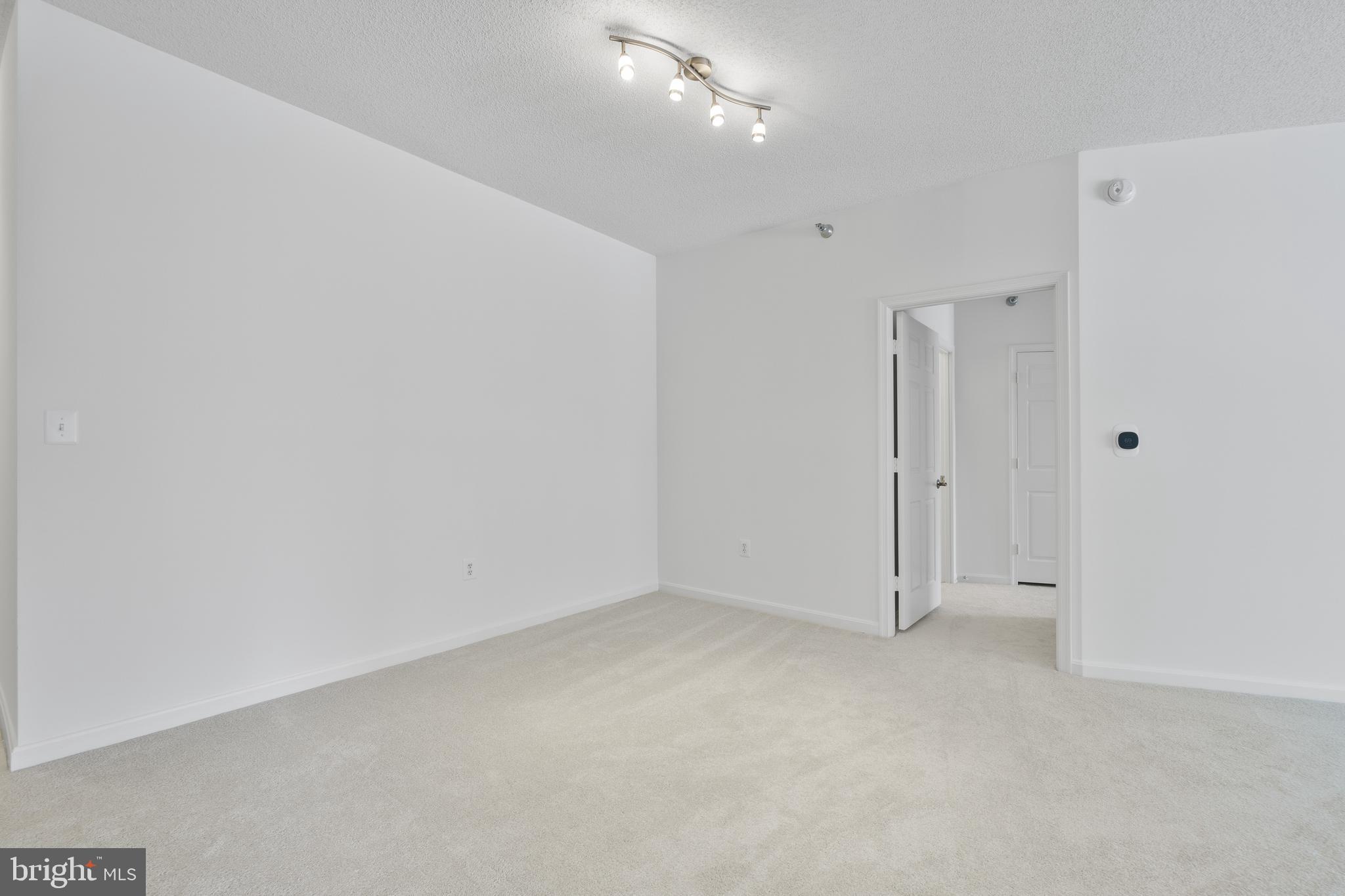 LEISURE WORLD - Residential