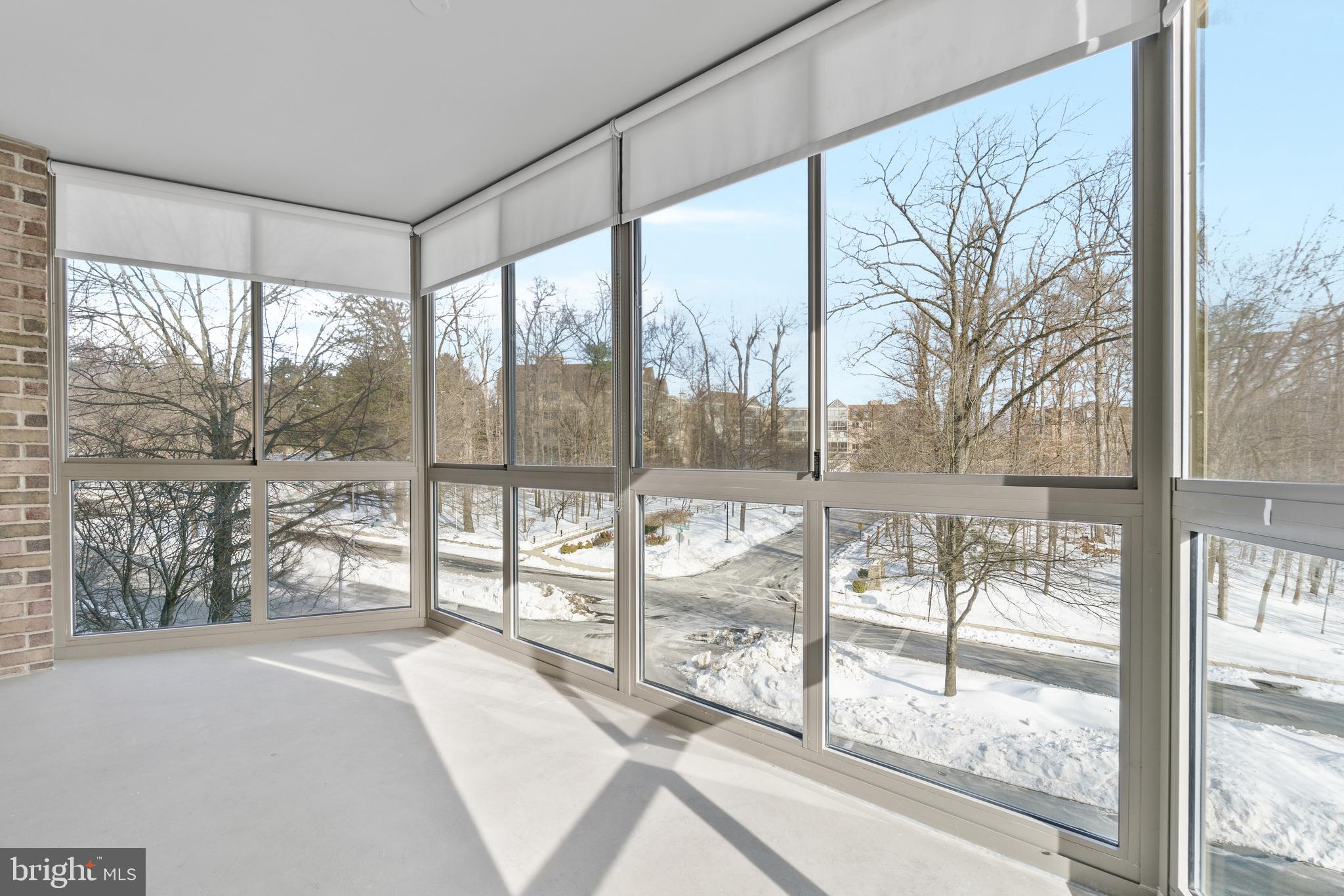 LEISURE WORLD - Residential