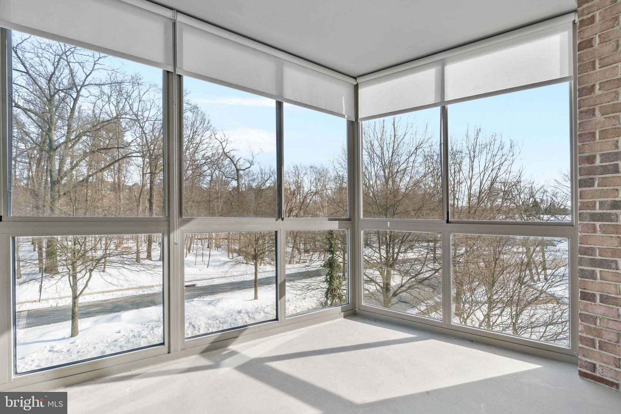 LEISURE WORLD - Residential