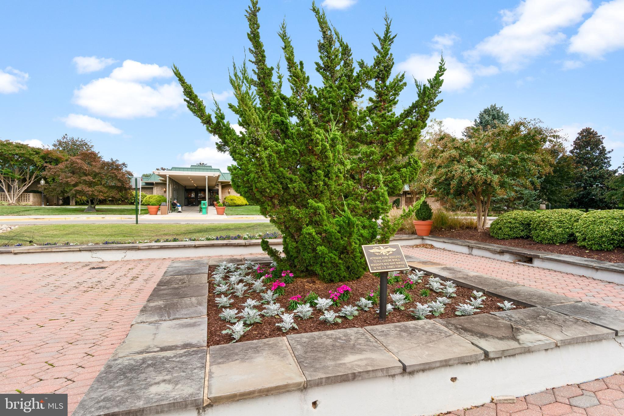 LEISURE WORLD - Residential