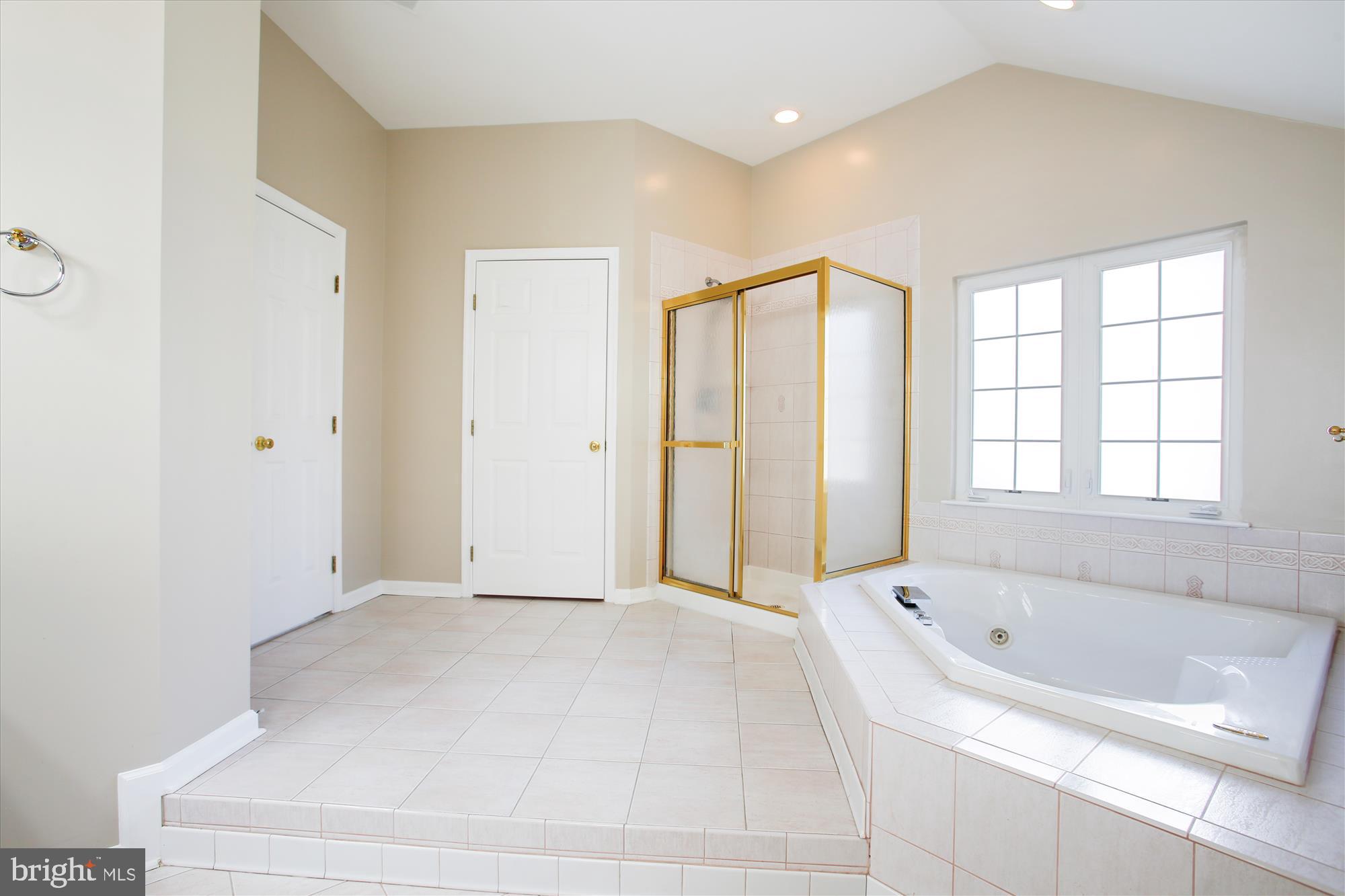 CREST RIDGE ESTATES - Residential