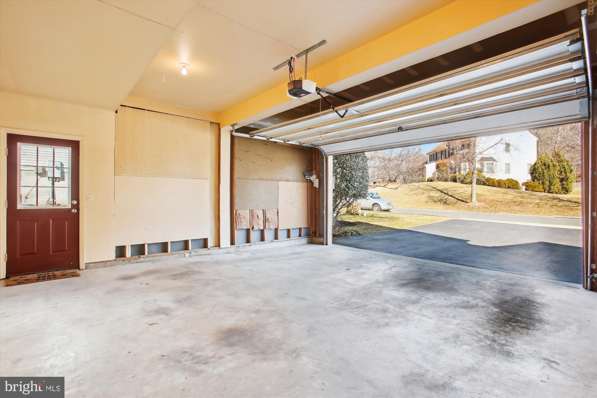 CREST RIDGE ESTATES - Residential