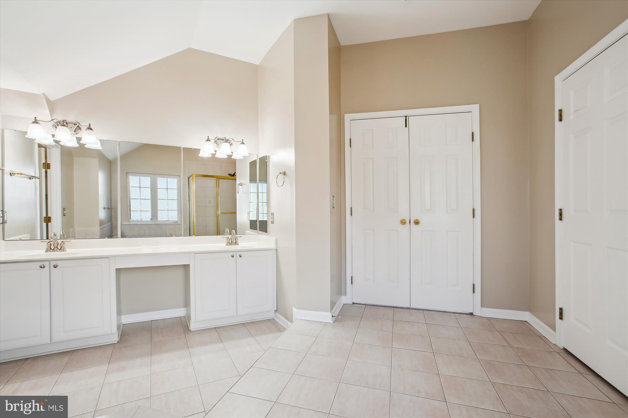 CREST RIDGE ESTATES - Residential