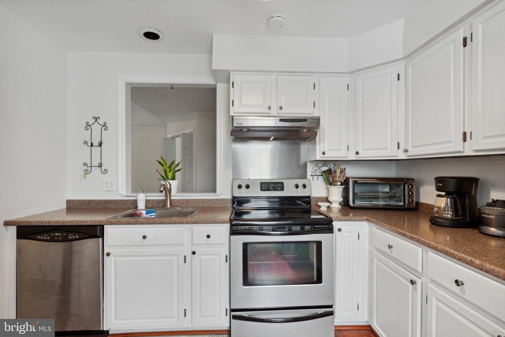 Photo of 604 Mews Drive, SELLERSVILLE, PA 18960 (MLS # PABU2107660)