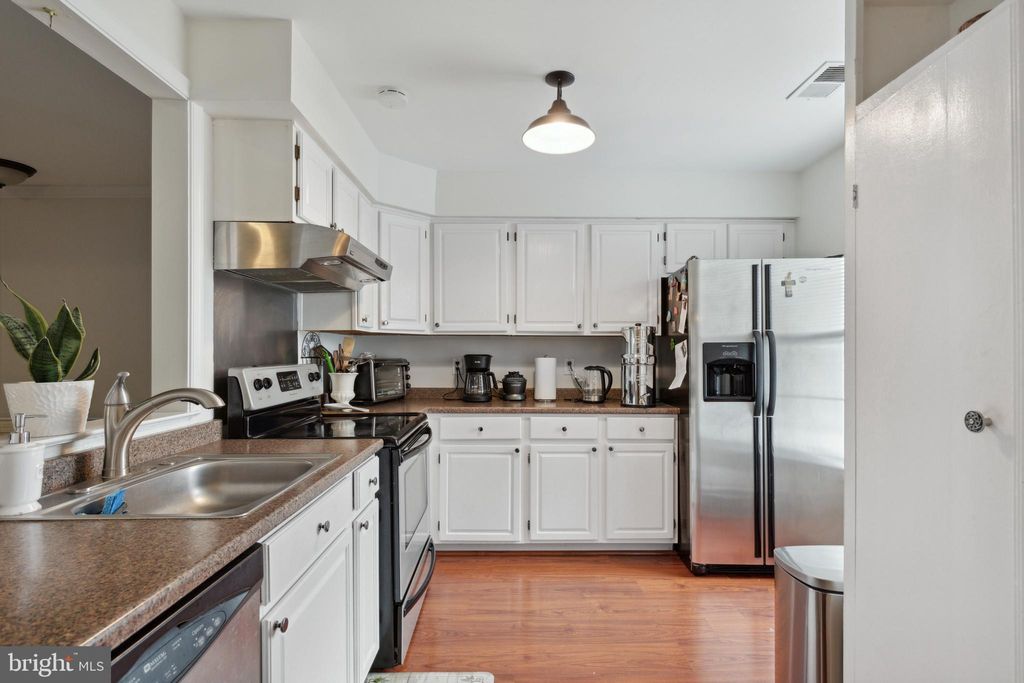 Photo of 604 Mews Drive, SELLERSVILLE, PA 18960 (MLS # PABU2107660)