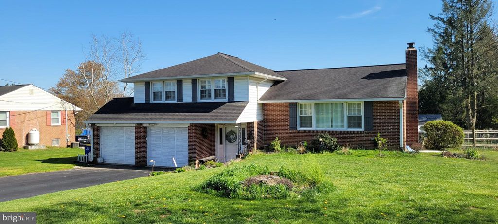 Photo of 17 Pleasant View Drive, Gap, PA 17527 (MLS # PALA2049666)