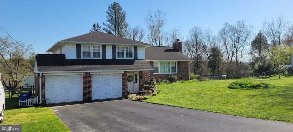Photo of 17 Pleasant View Drive, Gap, PA 17527 (MLS # PALA2049666)