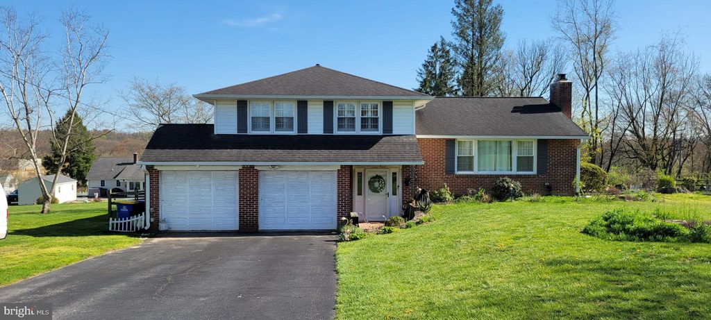 Photo of 17 Pleasant View Drive, Gap, PA 17527 (MLS # PALA2049666)