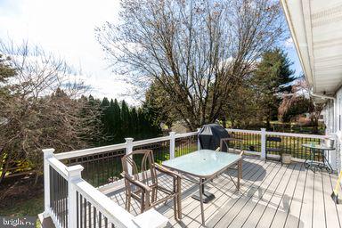 HAMPSTEAD - Residential