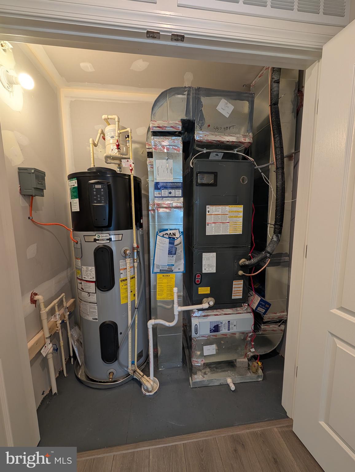 PADDOCK POINTE - Residential Lease