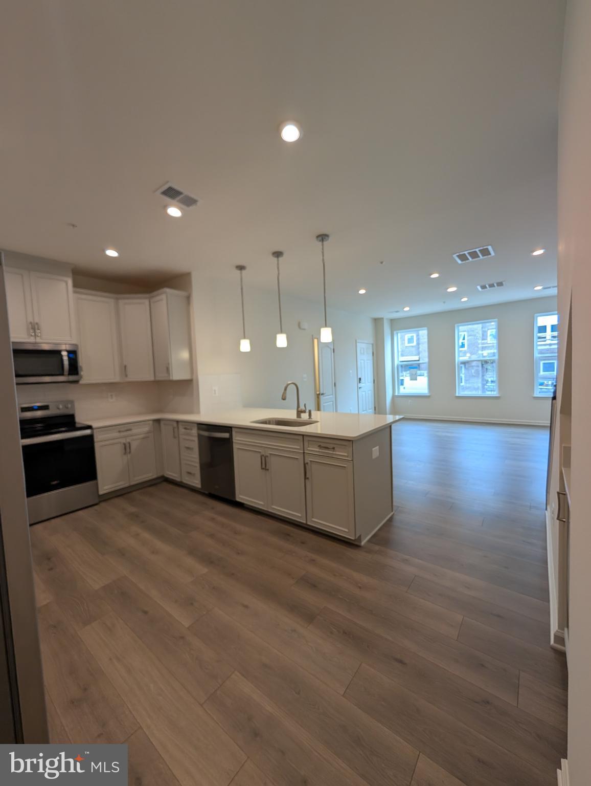 PADDOCK POINTE - Residential Lease