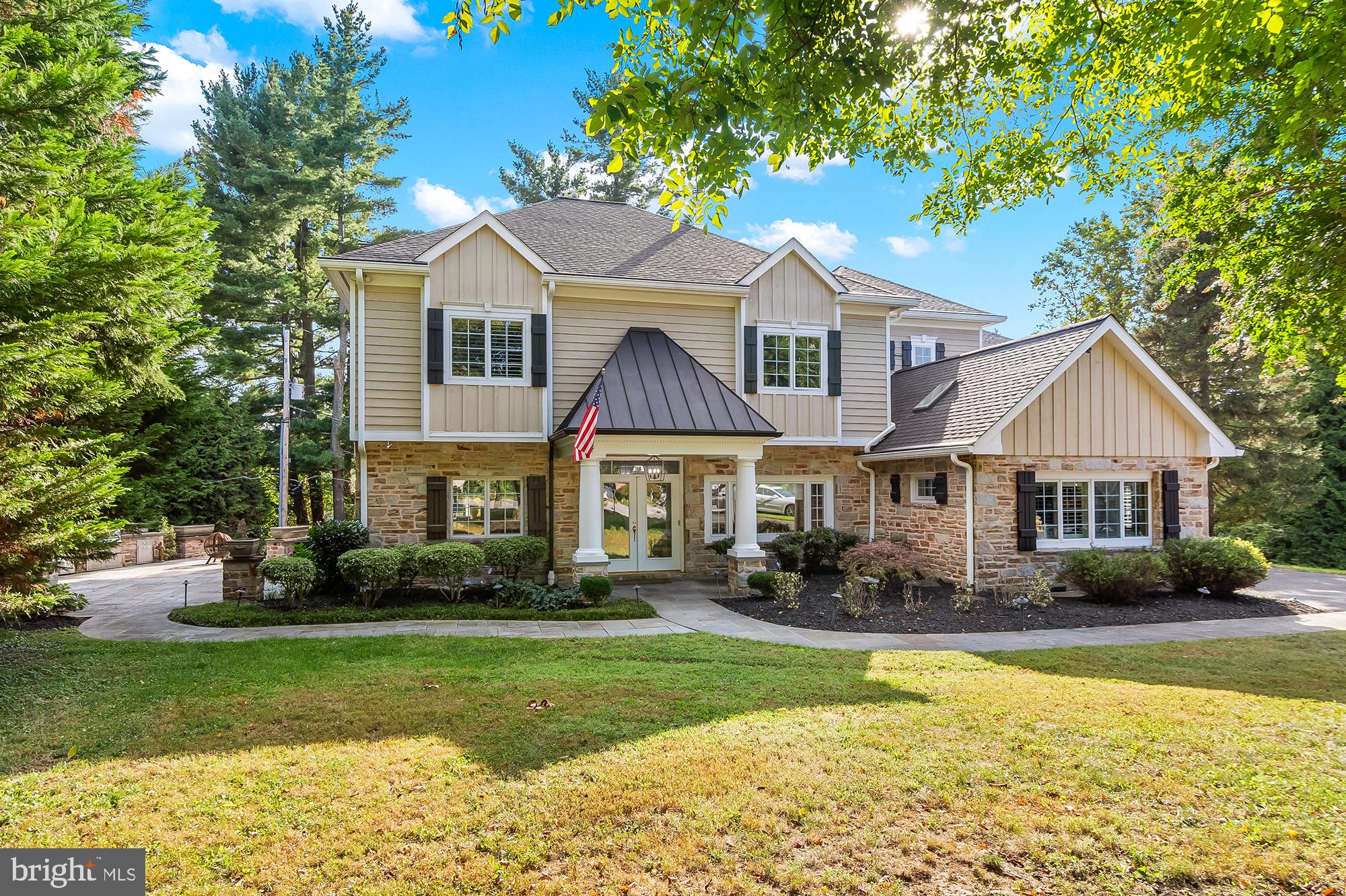 1009 W WIND COURT