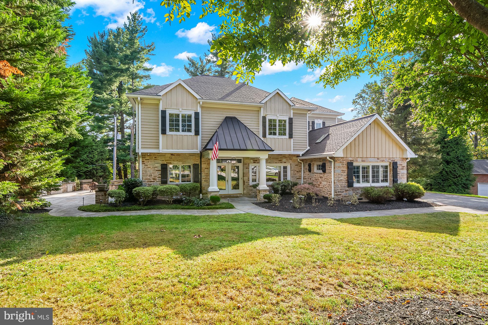 1009 W WIND COURT