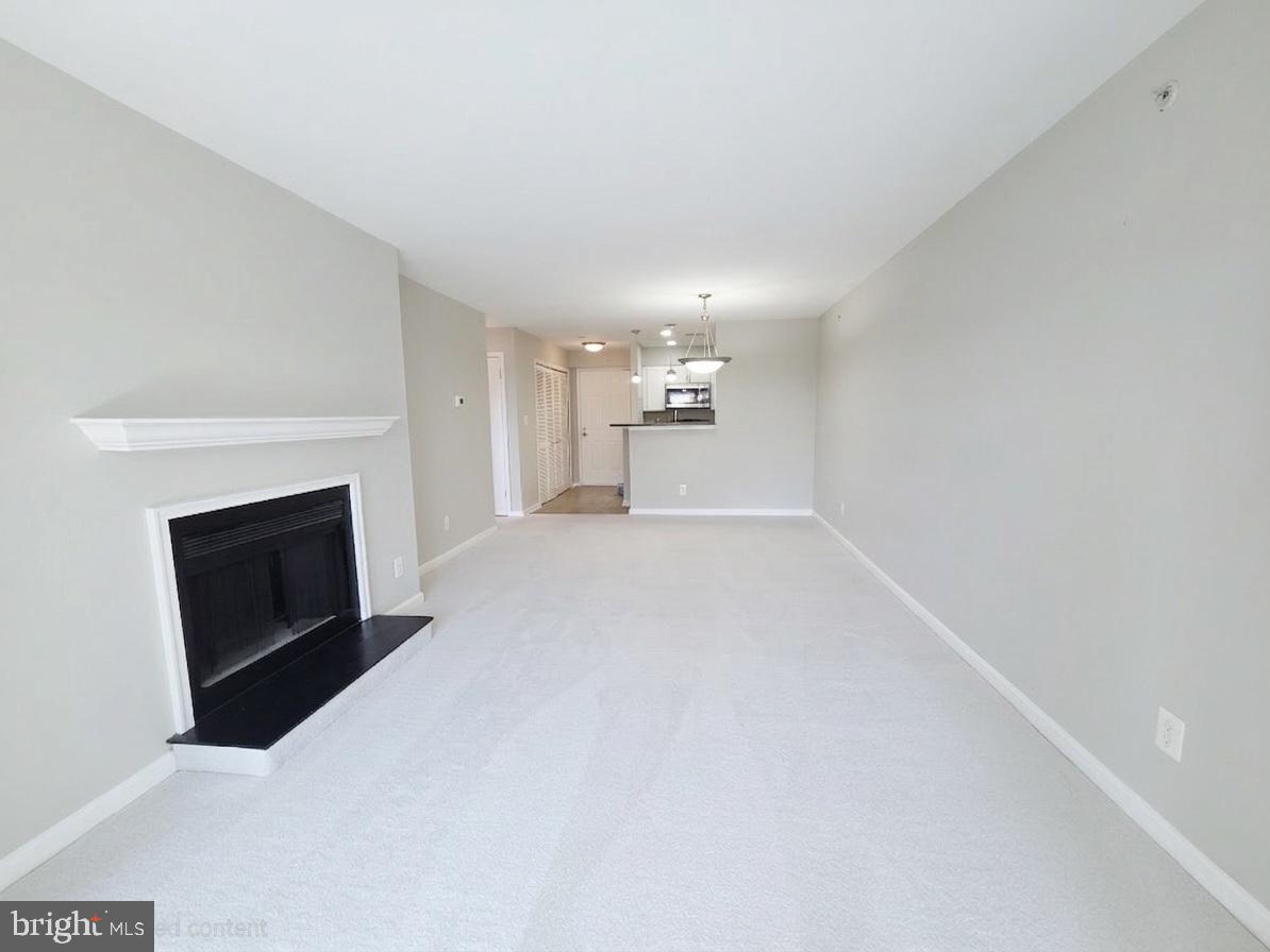 FOUR WINDS AT OAKTON - Residential