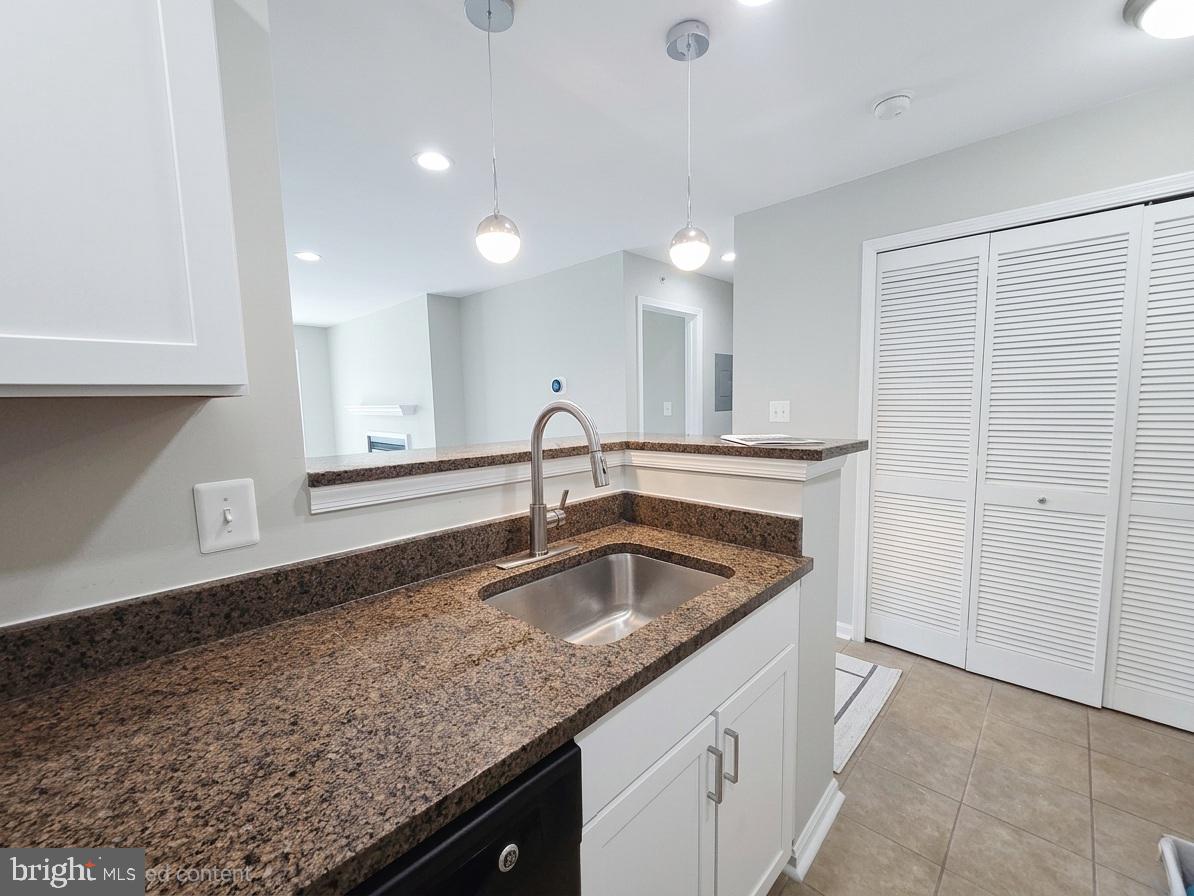 3176 SUMMIT SQUARE DRIVE 4-E4