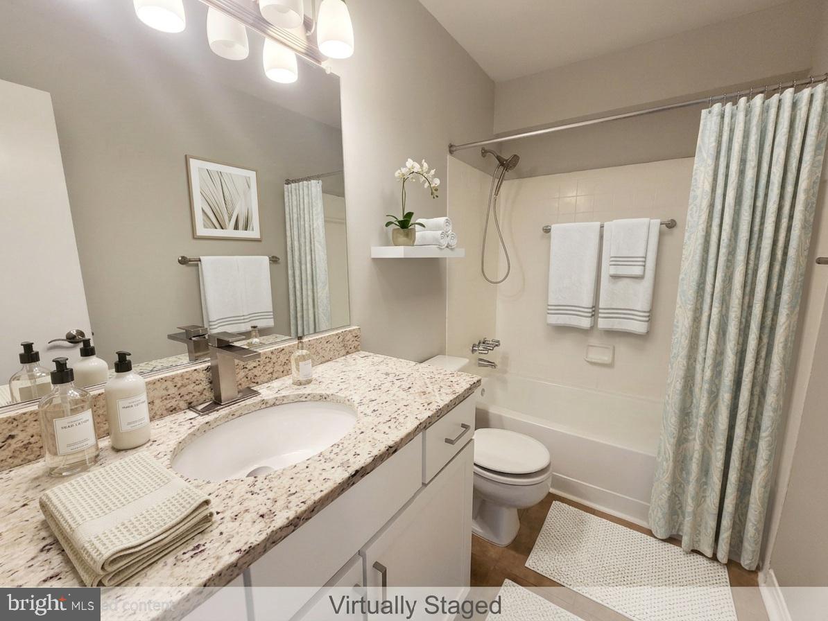 FOUR WINDS AT OAKTON - Residential