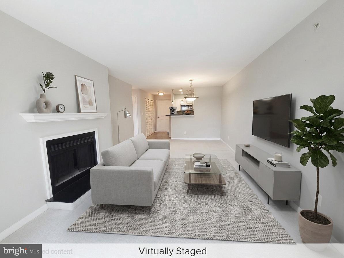 FOUR WINDS AT OAKTON - Residential