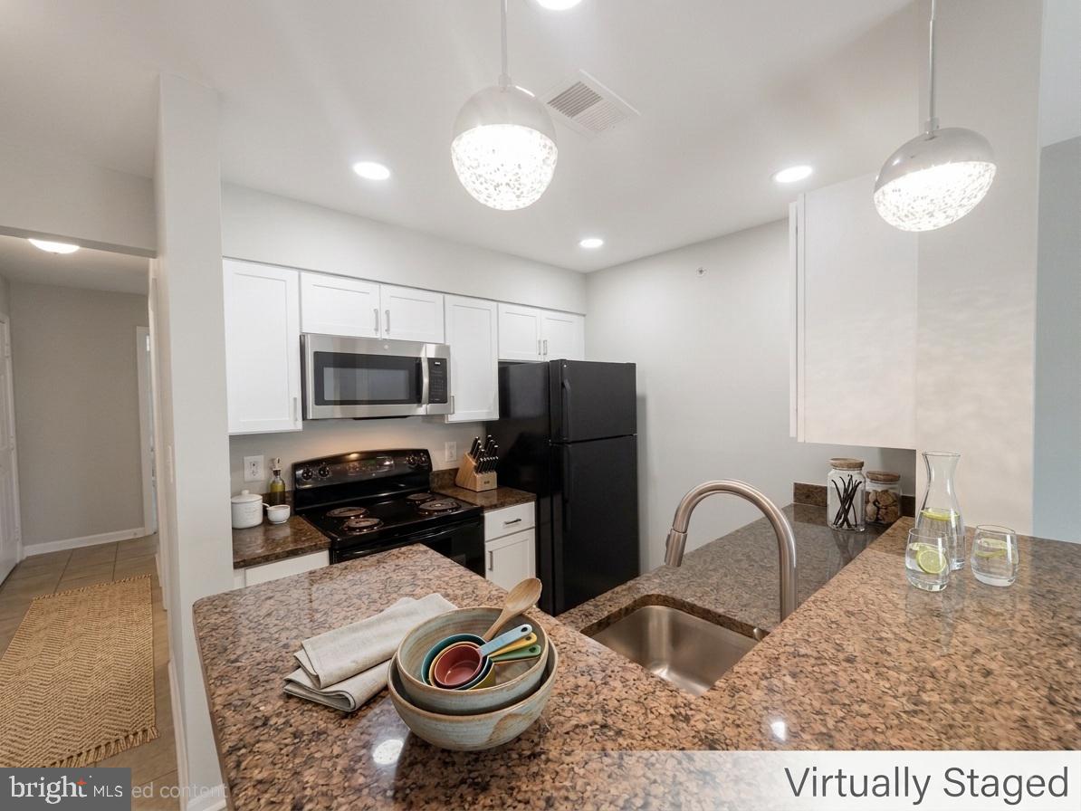 3176 SUMMIT SQUARE DRIVE 4-E4