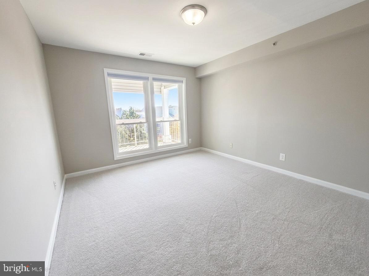 FOUR WINDS AT OAKTON - Residential