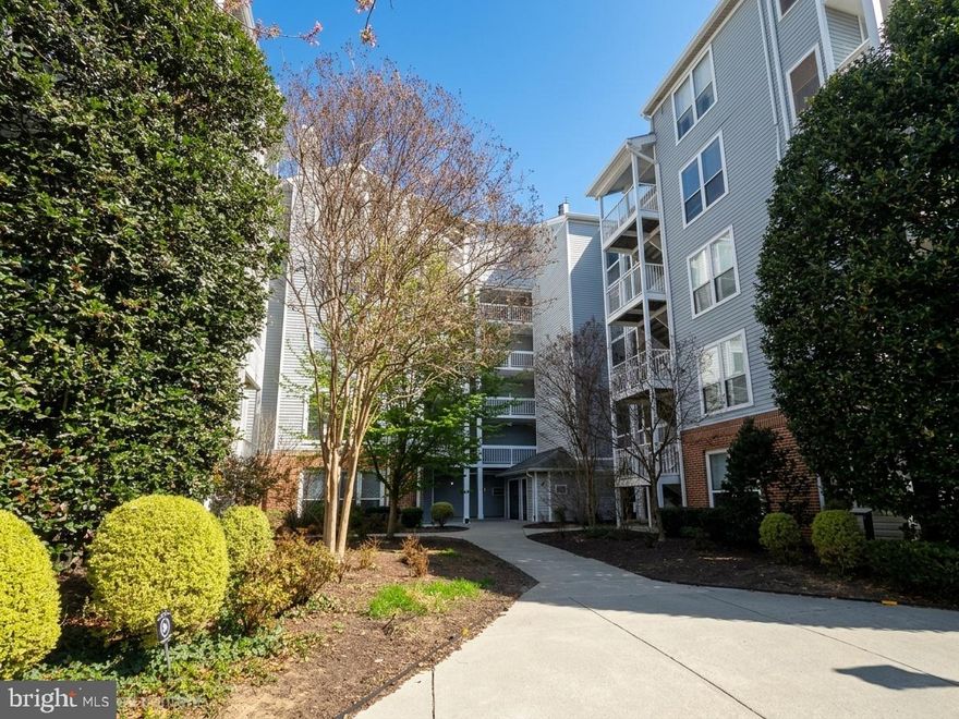 This light & bright top-floor unit with elevator access is conveniently located with shuttle service to/from Vienna Metro! HVAC(2024), Water Heater (2025). Windows (2022). W&D (2025). Recently updated with fresh paint, new carpet, and new light fixtures throughout. The bathroom has been beautifully renovated for modern comfort. Features include ceramic tile in the foyer, kitchen, and bath, an open floor plan with a sunroom leading to a private balcony, and a cozy fireplace in the living room. The kitchen boasts granite counters and a stacked washer/dryer in the unit. Amenities include a pool, fitness center, picnic area, and plenty of parking. Close to I-66, 123, restaurants, and shops!