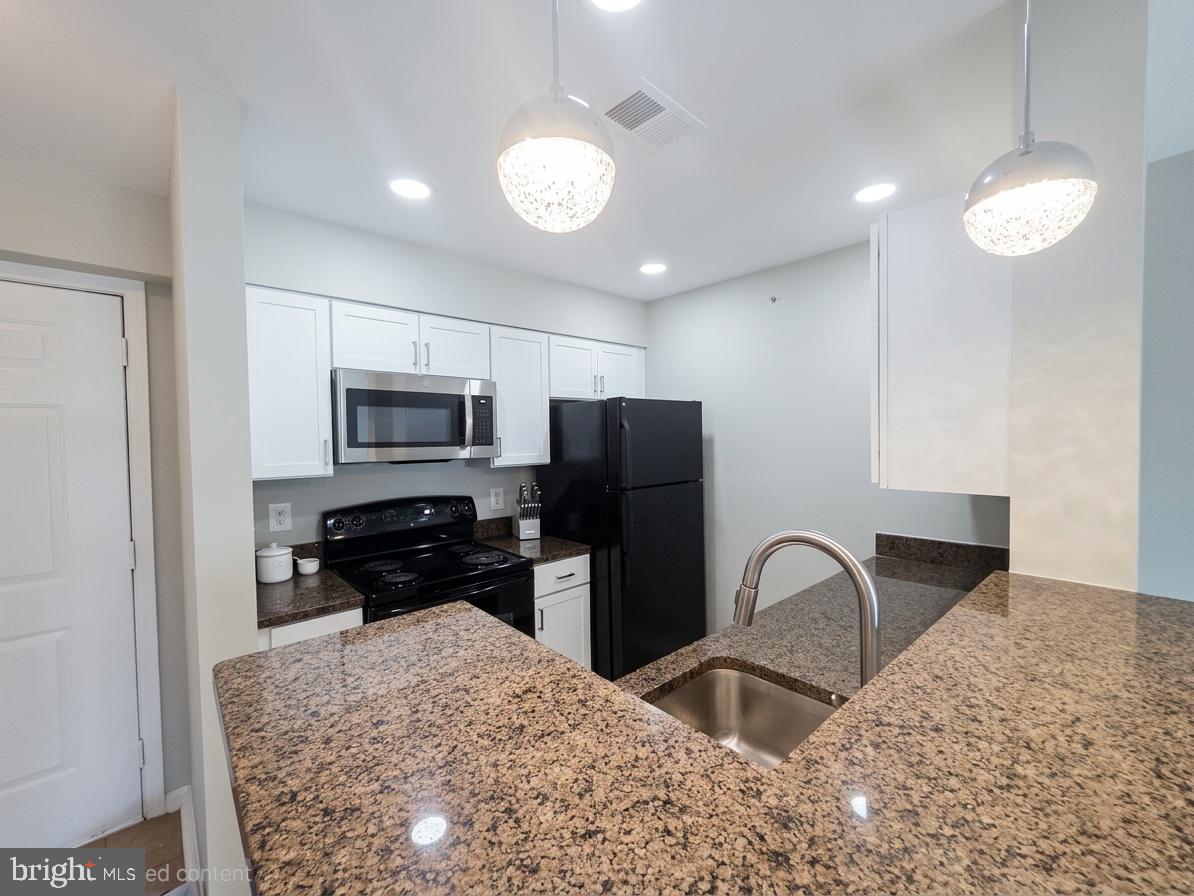 3176 SUMMIT SQUARE DRIVE 4-E4