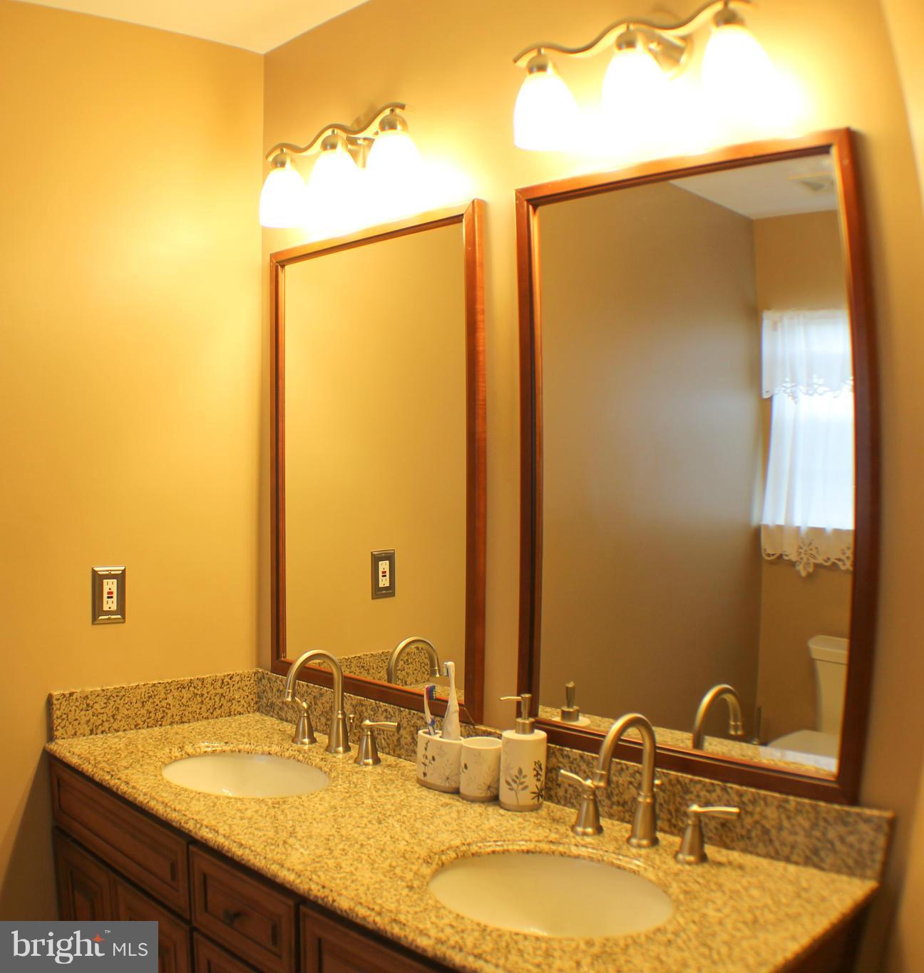 RIDGE COMMONS - Residential