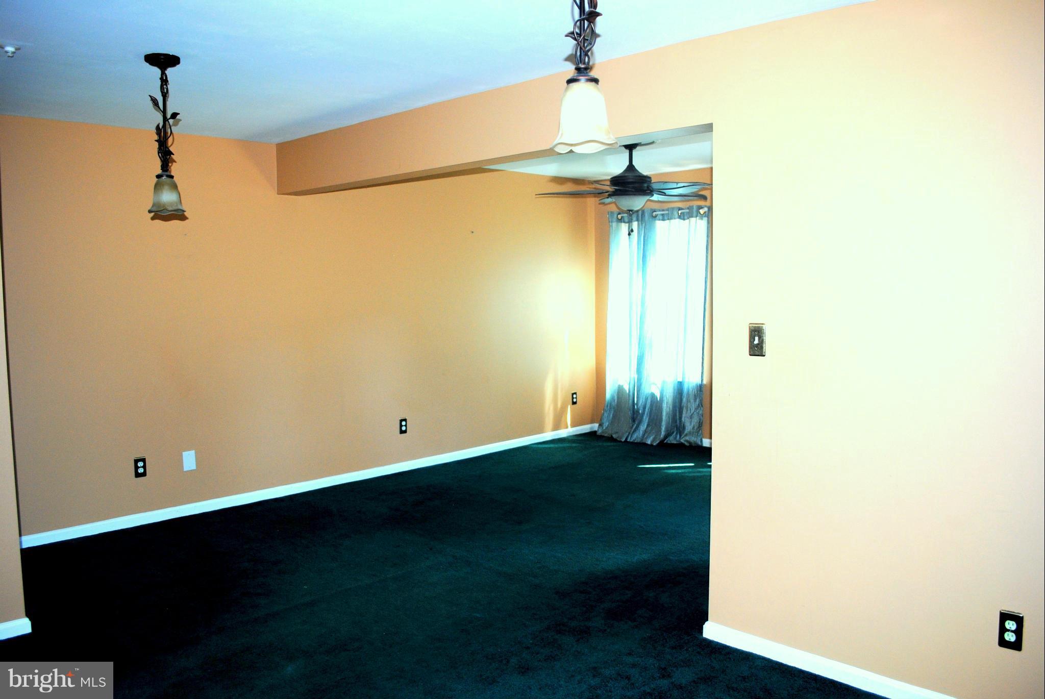 RIDGE COMMONS - Residential