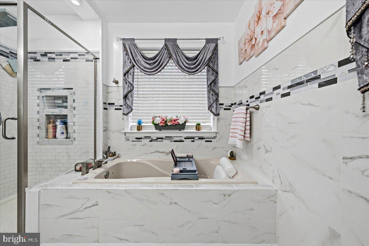 HILLS AT LOCK RIDGE - Residential