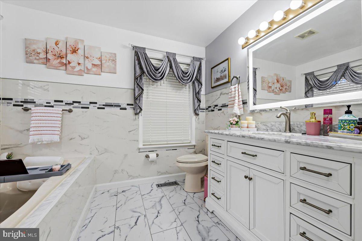 HILLS AT LOCK RIDGE - Residential