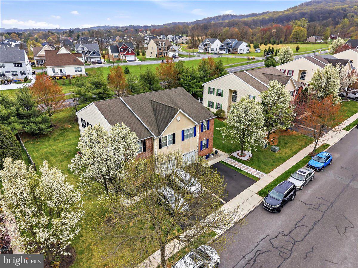 HILLS AT LOCK RIDGE - Residential