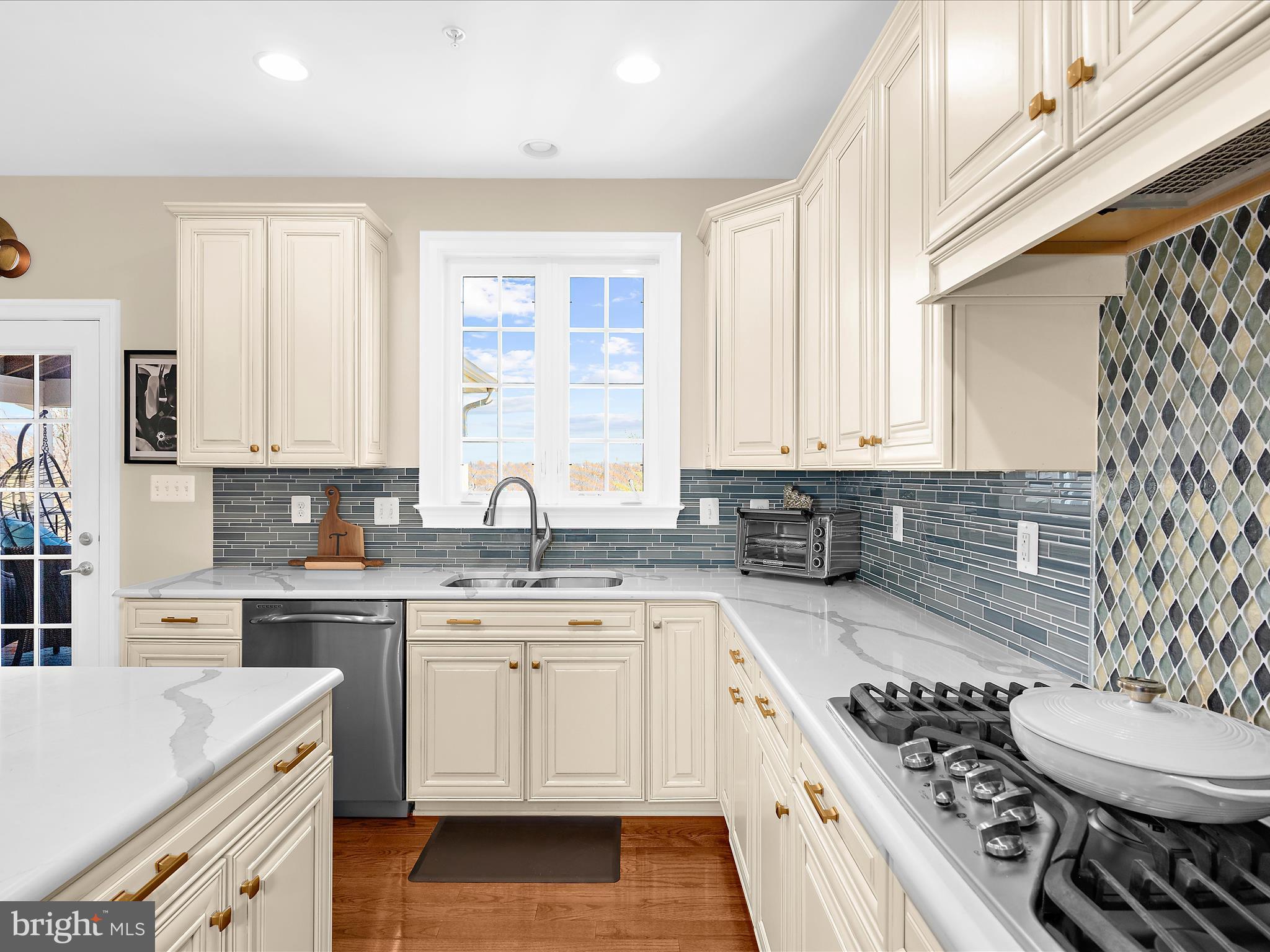 MEADOWVALE - Residential