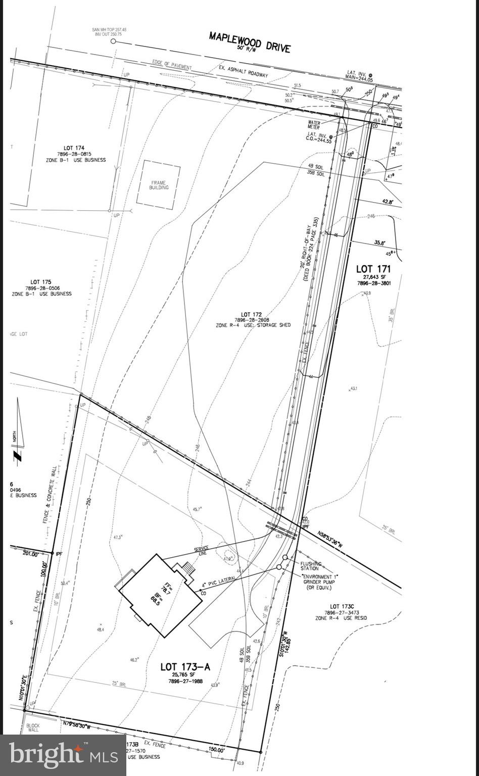 Main image without alt text