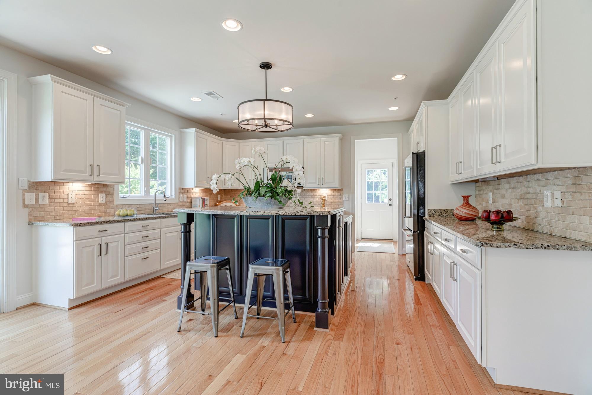 ROBERTS LANDING - Residential