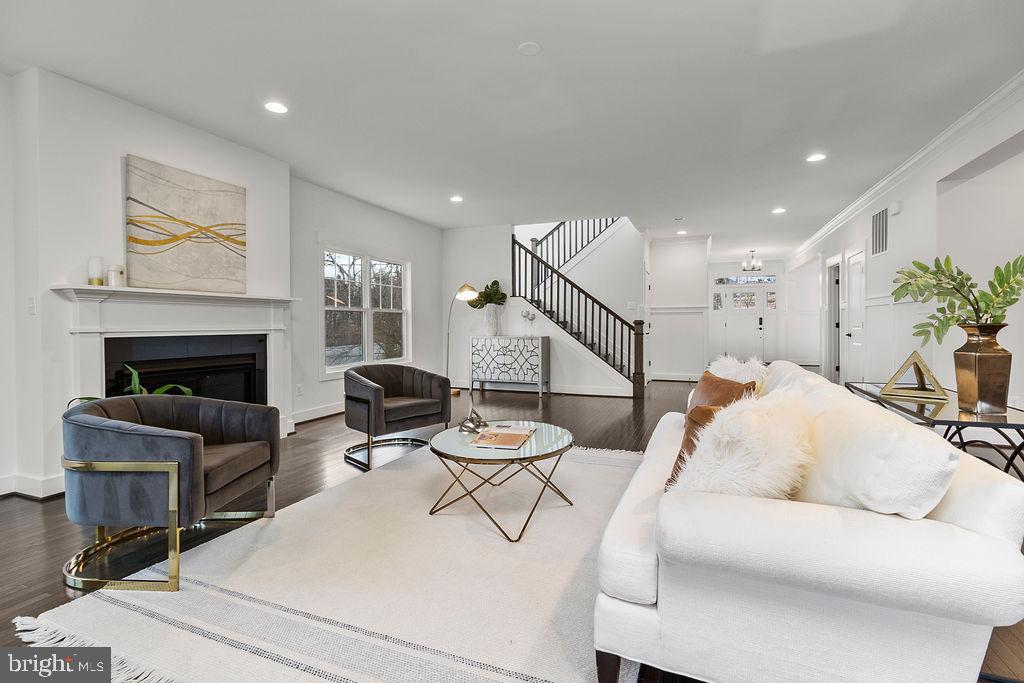 NORTH ARLINGTON - Residential