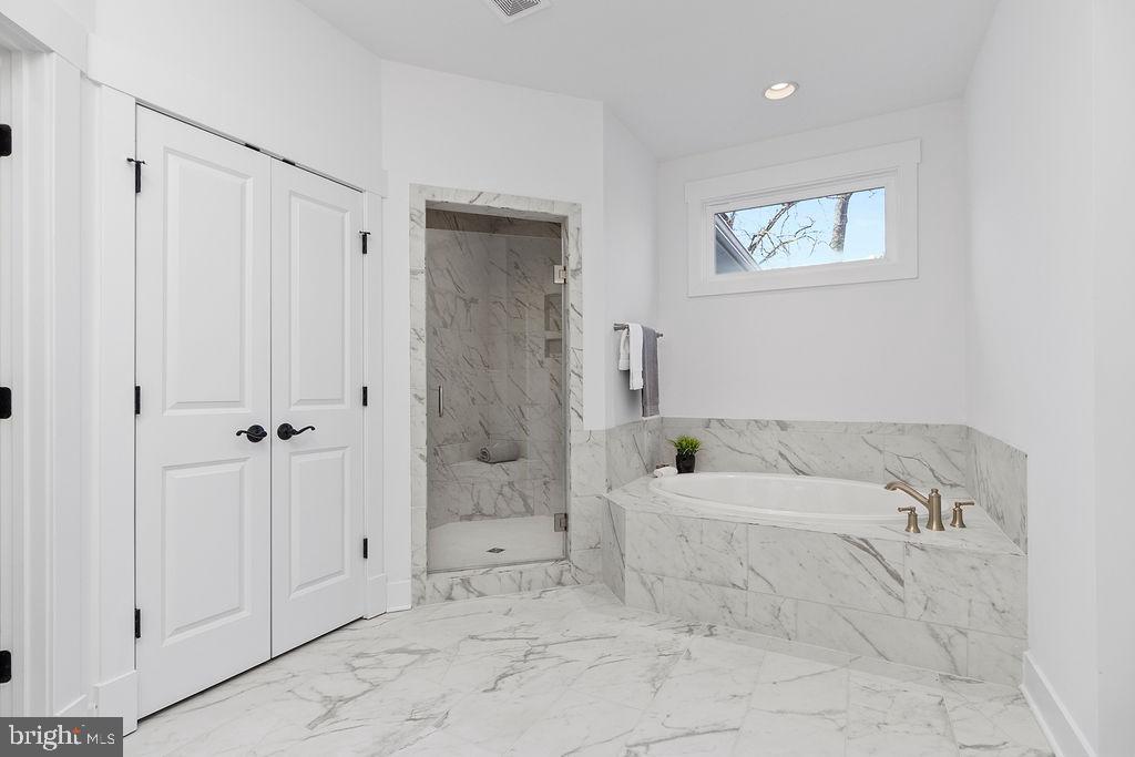 NORTH ARLINGTON - Residential