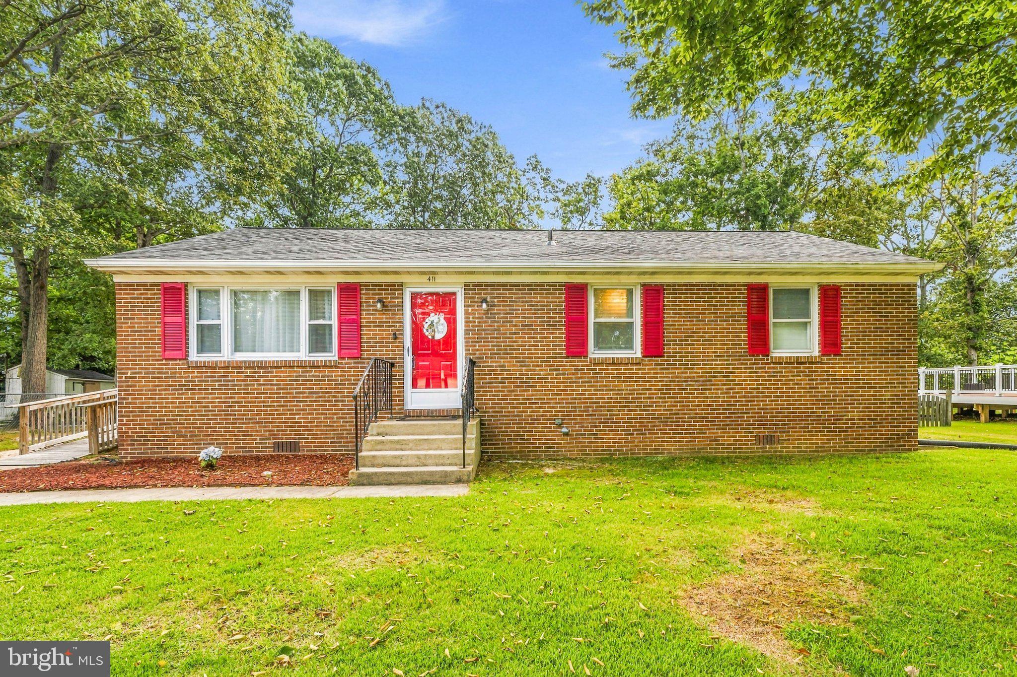 411 LINDEN LANE