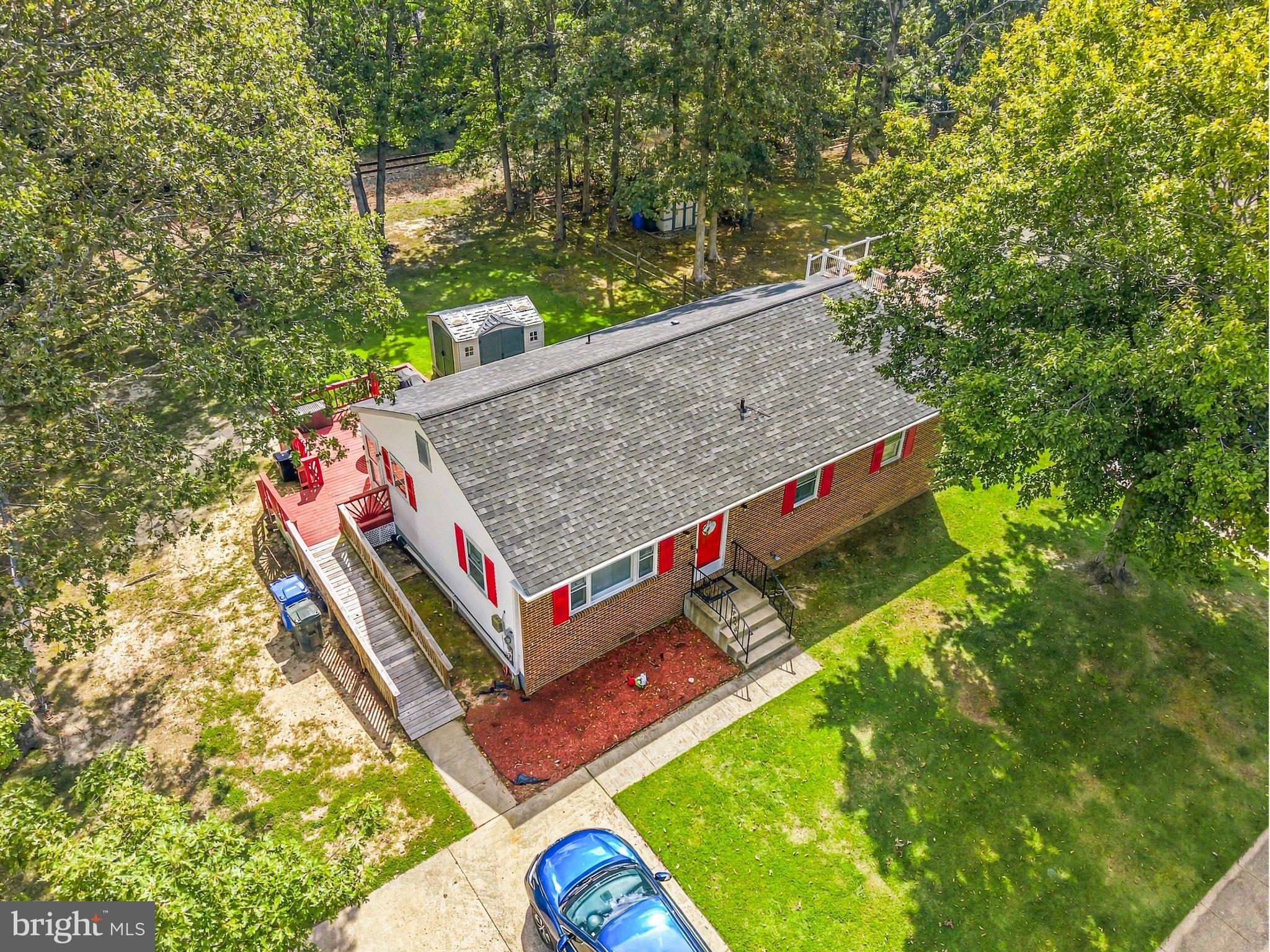 411 LINDEN LANE