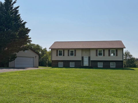 Photo of 7913 Sir Topas Drive, WARRENTON, VA 20186 (MLS # VAFQ2023440)