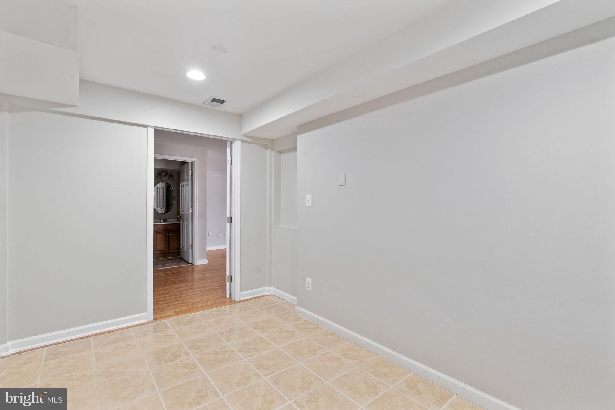 SOMERSET LANDING - Residential