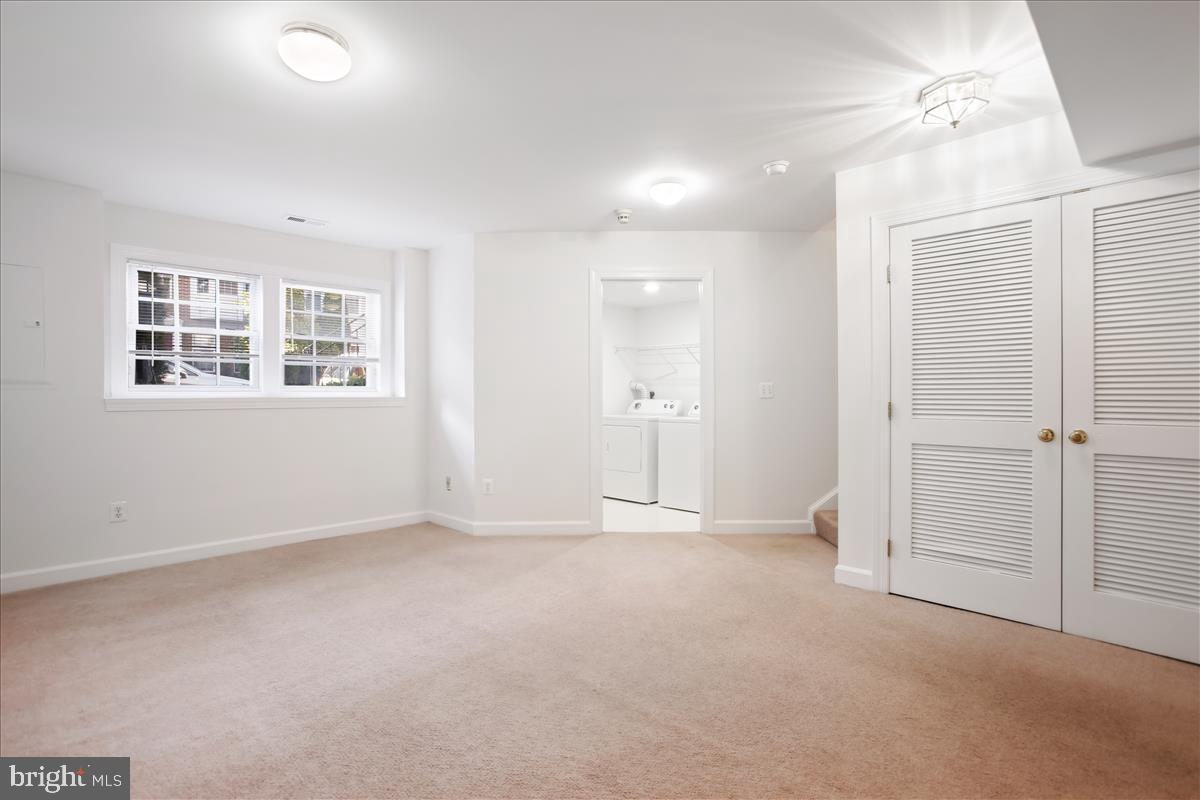 SUMMERS GROVE - Residential Lease