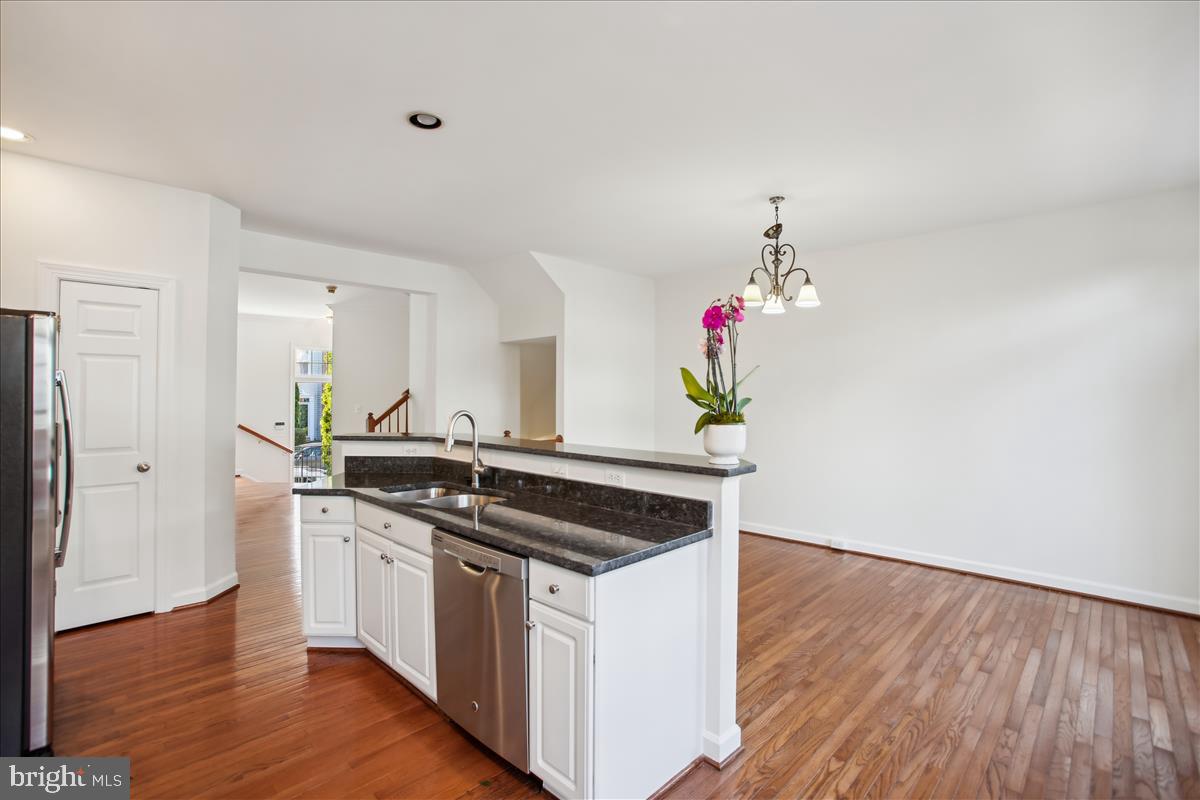 SUMMERS GROVE - Residential Lease