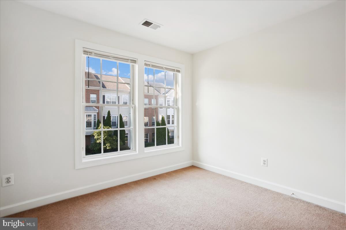 SUMMERS GROVE - Residential Lease