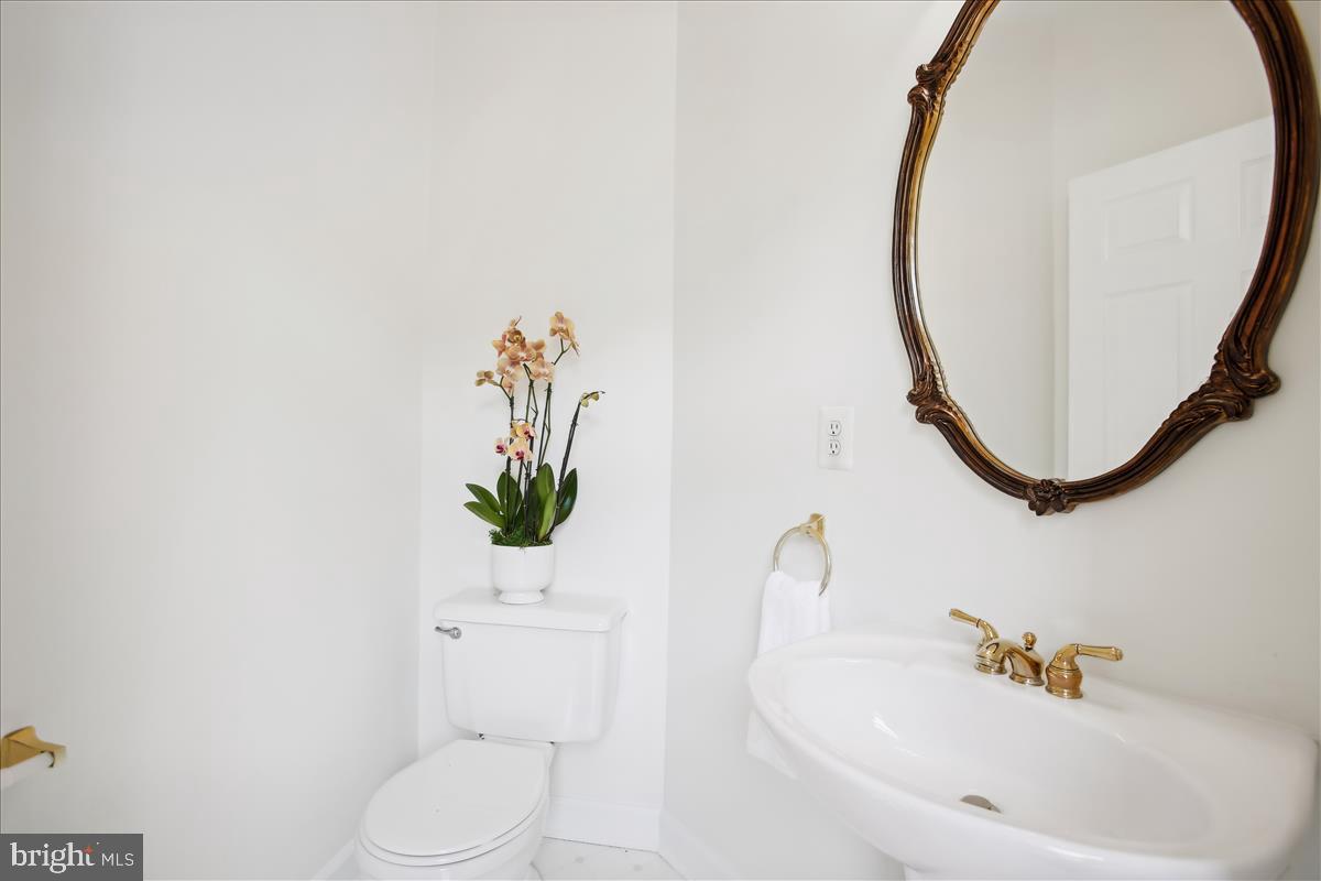 SUMMERS GROVE - Residential Lease