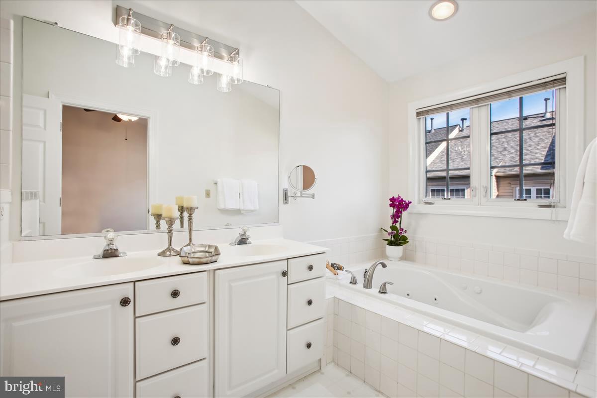 SUMMERS GROVE - Residential Lease